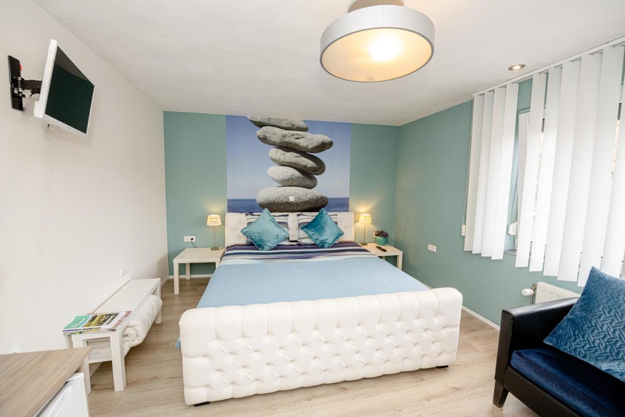 B & B M 3 Merkelbeek Экстерьер фото